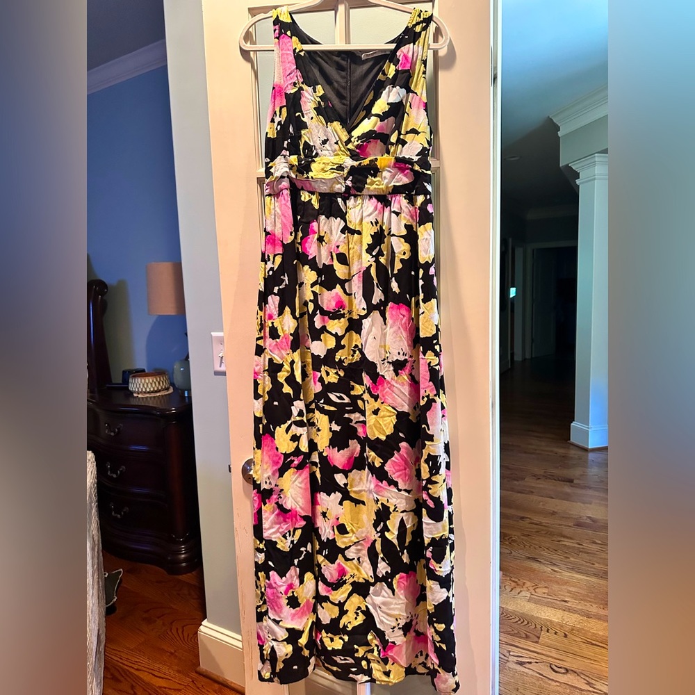 Like new Old Navy Floral Sleeveless Maxi Dress-10